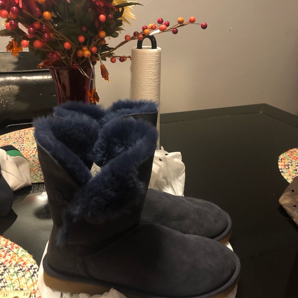 Blue bailey button ugg boots - Picture 2 of 8